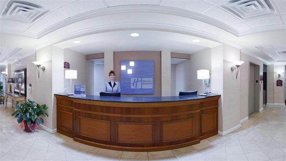 Express By Ihg Hotel 3*